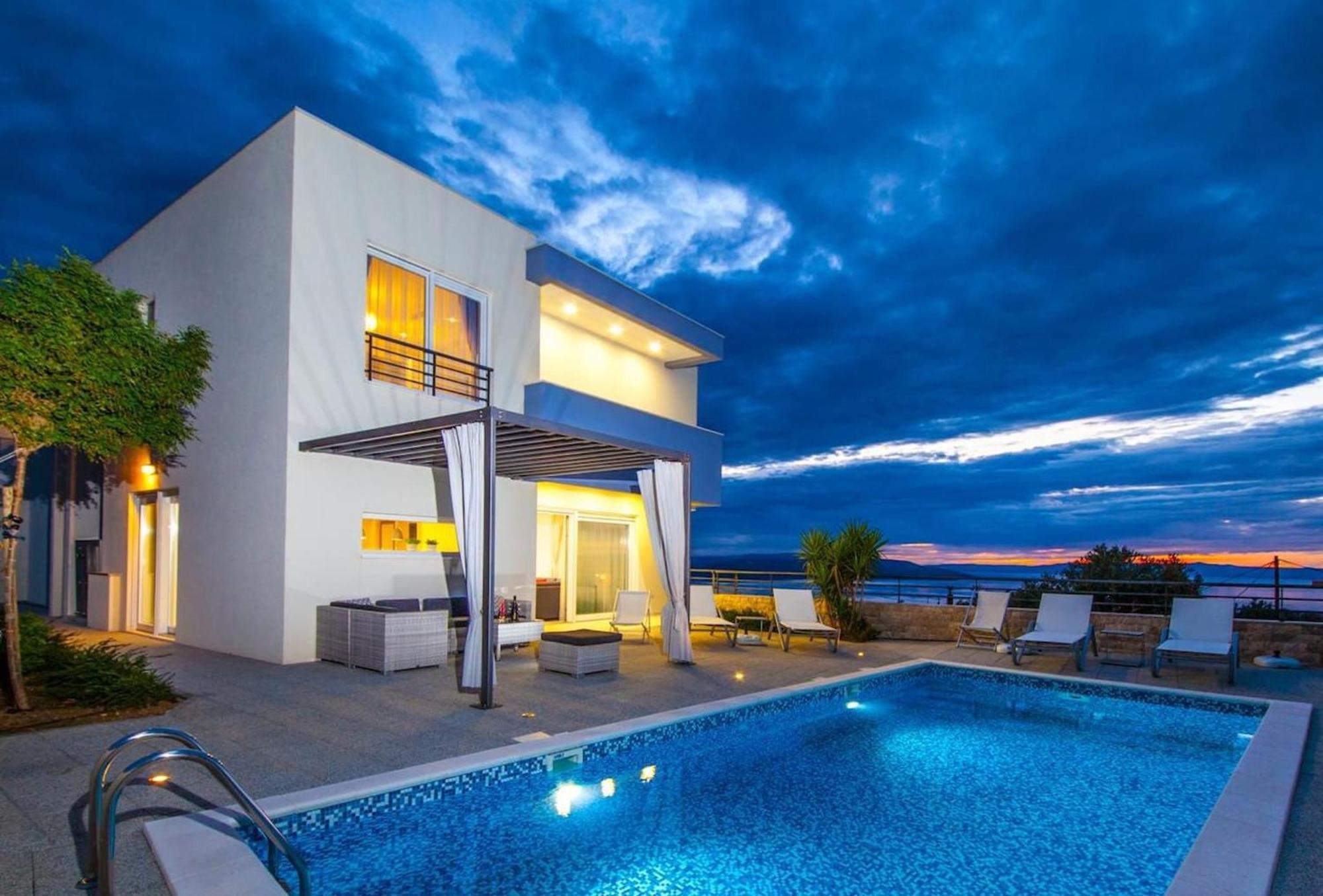 Villa Blue With Pool And Sea View *